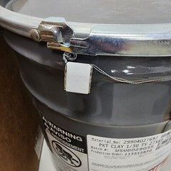 Uline Tyvek Bag Clay Desiccants – Unit Size 1⁄3, 5 Gallon Pail S-5164 700/pail