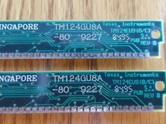 Two TEXAS INST. TM124GU8A 8 BIT RAM MODULES – Mac Classic II or Performa 200