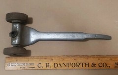 Vintage GOLDBLATT Masonry Bricklayer Skate Wheel Joint Raker Tool Aluminum – 9″