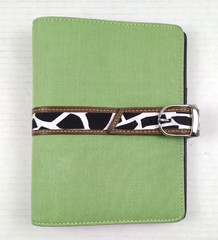 Franklin Covey 365 Compact Open Snap Binder Green Canvas Animal Print 6 Rings 1″