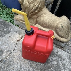 Chilton 2.5 Gallon Red Plastic Vented Gas Can Vintage Pre Ban P250