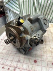 Parker Hydraulic Piston Pump, PAVC-33BR224 23, 33cc/Rev, CW, 3000psi, 1800rpm