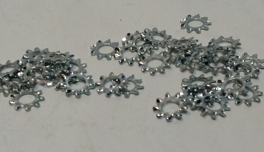 #10 Lock Washers, External Tooth, Zinc Plated – 4 pounds