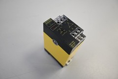 Bender SAD142 Asymmetry Relay B935508 3AC 110V 50/60Hz Asymmetry Relay