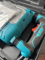 Eneacro 1700W SDS-Hex Demolition Hammer With Wheeled Carry Case & Accessories