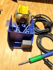Hakko Soldering Station FX951 Excellent Condition, One Solder Tip, With Solder
