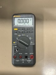 FLUKE 87 V TRUE RMS MULTIMETER POWERS ON