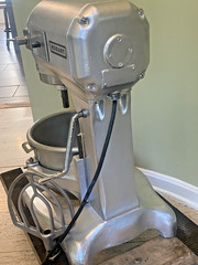 Hobart A120 12 Quart Commercial Bakery Dough Mixer + Bowl Paddle Reconditioned