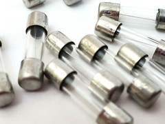 Box of 100 Bussmann GMC2 250 Volt 2 Amp Slow Blow 5mm x 20mm Glass Fuses