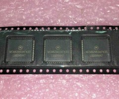 (3 PIECE LOT) MCM62963AFN30R2, MOTOROLA Cache SRAM, 4KX10, CMOS, PQCC44