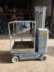 2013 GENIE GR20 20’ ELECTRIC RUNABOUT SCISSOR VERTICAL MAST DRIVABLE MAN LIFT GR