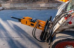Hydraulic Hammer 680 Concrete Breaker Skid Steer Attachment Sales in USA