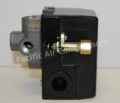 034-0026 SANBORN PRESSURE SWITCH 140 PSI ON 175 PSI OFF FOUR PORT UNLOADER VALVE