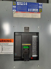 Square D I-Line Panelboard – 600A 480V 3PH 3W MCB – Indoor – Used