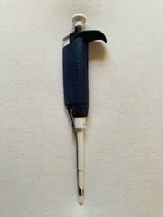 Rainin L200 Pipet Lite ~ LTS 20-200ul Pipette Single Channel ~ Calibrated