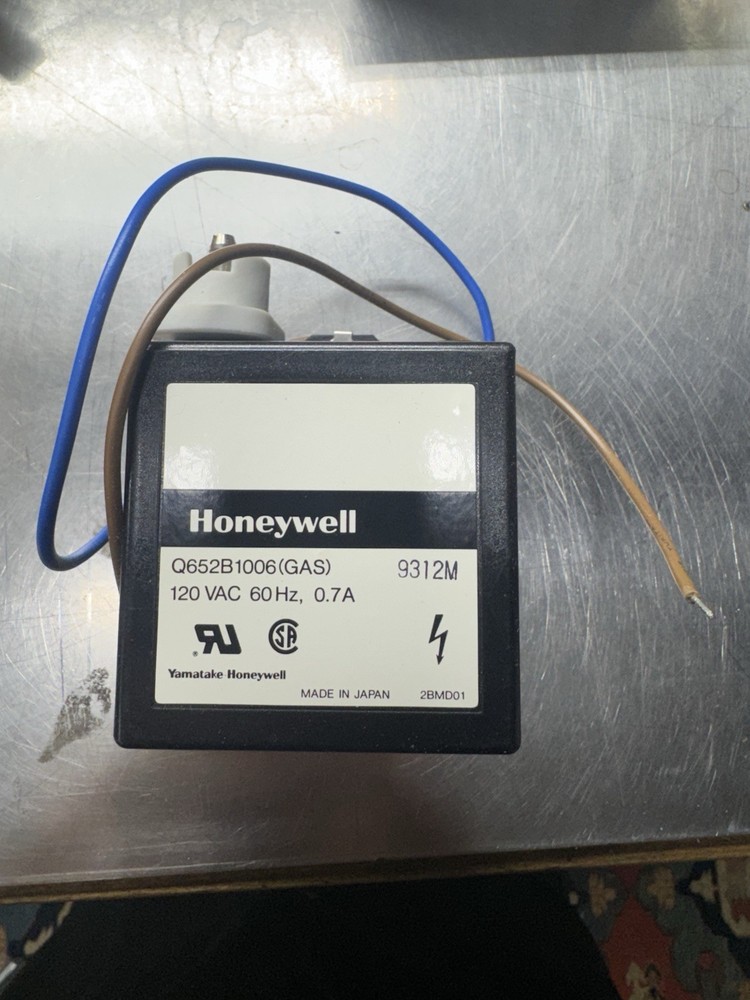 New Honeywell Q652B1006 Solid State Ignitor Gas Applications 120V 14.0KV Output
