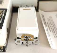 Lot Of 4 Leviton Decora 5633-2W Illuminated Rocker Switch 20A-120V