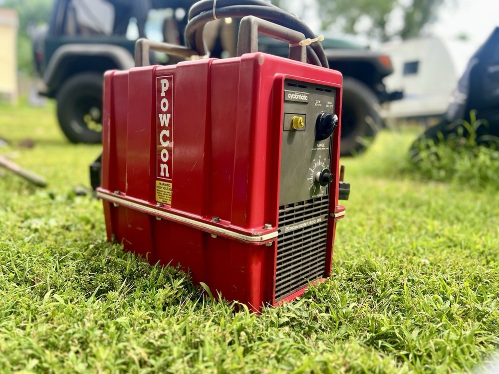 Cyclomatic Powcon 300 SS Welder