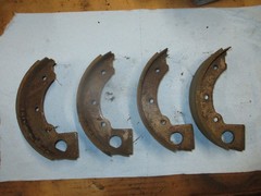 JOHN DEERE 316 318 330 332 420 TRACTOR REAR BRAKE SHOES (4) AM116982 $455+ JD