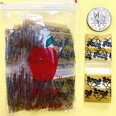 3434 MINI DESIGN ZIP BAGS 3/4″ X 3/4″ / 100PCS / 36 DSN TO CHOOSE, READ DETAILS