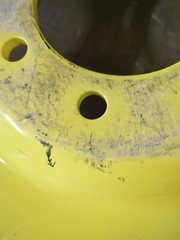 John Deere Center-rear Wheel 30″ L155234 – Moveero 81751