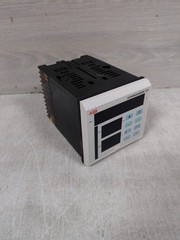 ABB COMMANDER 350 C351/0000/STD UNIVERSAL PROCESS CONTROLLER 100-240VAC