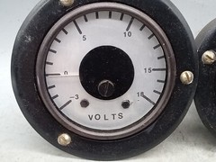 QTY 2 Weston Volt Meter Model 1539 FS=200UA / -3 + 15 VOLT / -1 + 6 AMPS /
