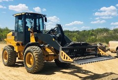 Greatbear Skid Steer Rock Bucket Attachment – Heavy Duty Rock & Debris Skeleton