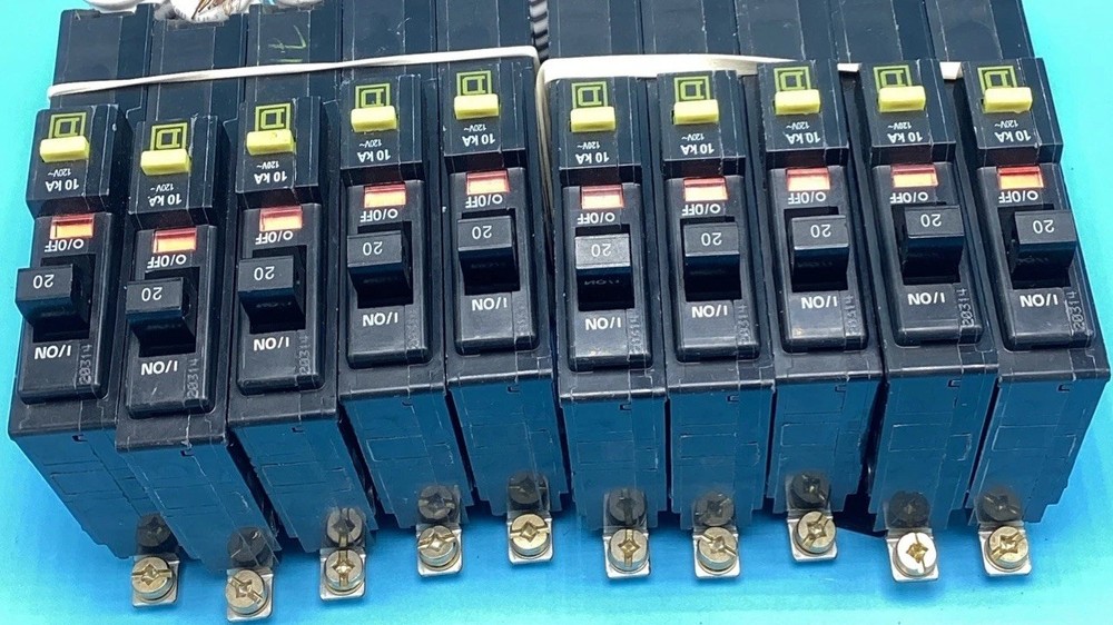 10 New Circuit Breakers Square D QOB120GFI 20 Amp ONLY FOR BOLT ON PANEL