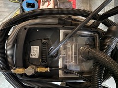 dust extractor with water filtration system