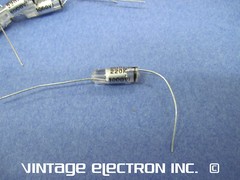 (100) MIAL Axial Lead Polystyrene Capacitors: 220pF 10% 1000V (Italy) FREE SHIP