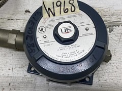Ue United Electric F110A 7BS Temperature Controller 0-400f 125/250v-ac Nice