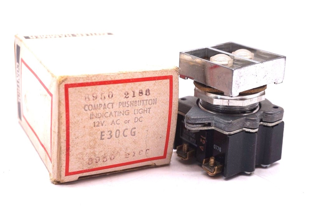 NEW CUTLER HAMMER E30CG INDICATING LIGHT