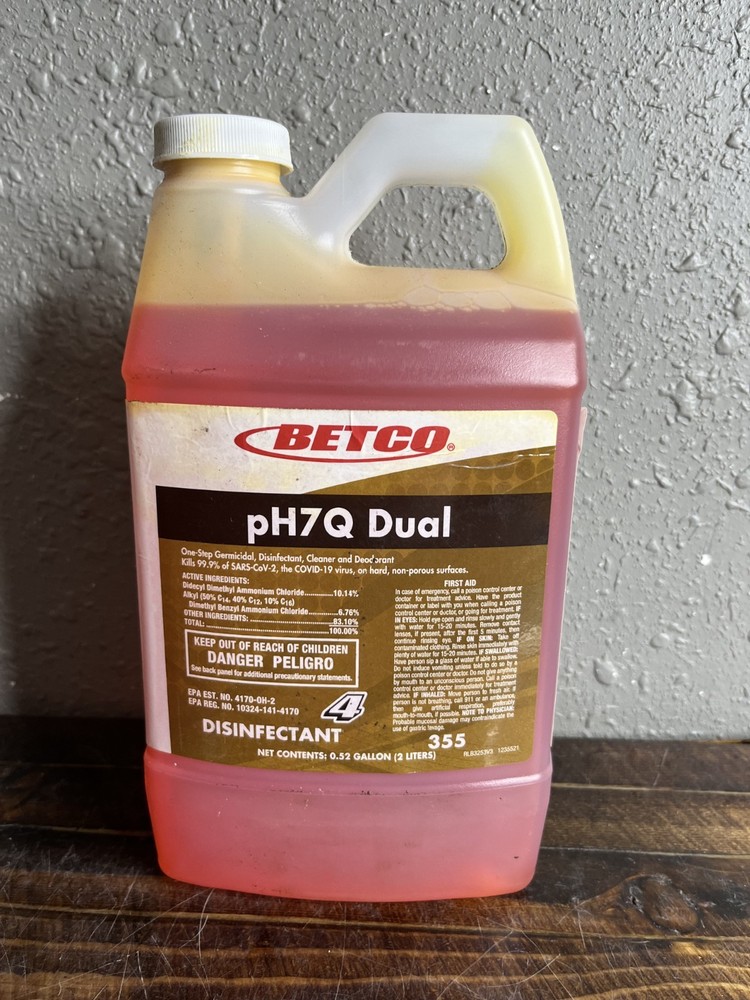 Betco pH7Q Dual Neutral Disinfectant Cleaner 2L FastDraw Bottle Lemon Scent