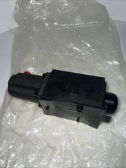 Parker D1VA1BN 70 Hydraulic Valve D1VA1BN70 It Is New In Open Bag No Box