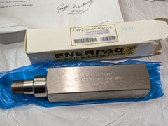 Enerpac Low Height Hydraulic Cylinder & Hand Pump Set 100T 2.25″ Stroke SCL1002H