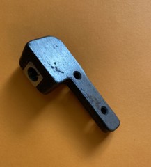 *NOS* 22241-SINGER-BRACKET-FOR SEWING MACHINES-FREE SHIPPING*