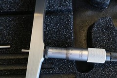 New Starrett No. 445 Micrometer Type Metric Depth Gage Gauge 0-75mm / 0.01mm