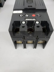 1- GENERAL ELECTRIC TFJ236200 200 AMP CIRCUIT BREAKER WITH 200 A TRIP~ USED