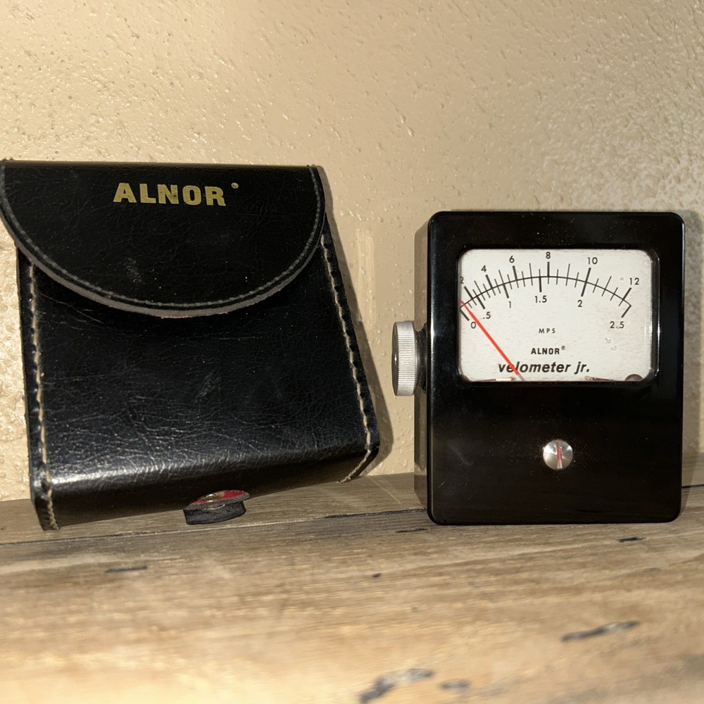Vintage ALNOR Velometer Jr. Air Velocity Dual Scale in FPM w/ Protective Case