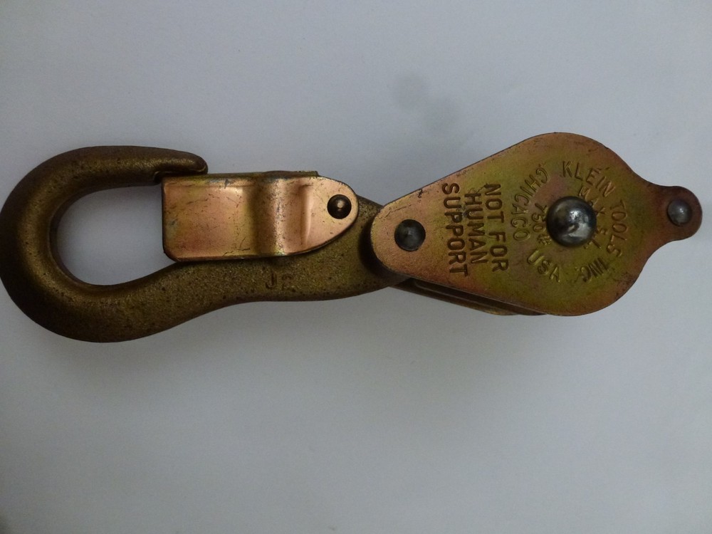 Klein Tools H267 Self Locking Block Hook Pulley 750 LB Capacity