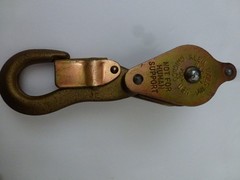 Klein Tools H267 Self Locking Block Hook Pulley 750 LB Capacity