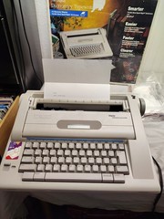 Smith-Corona Display Dictionary Electronic Typewriter Word Processor Open Box