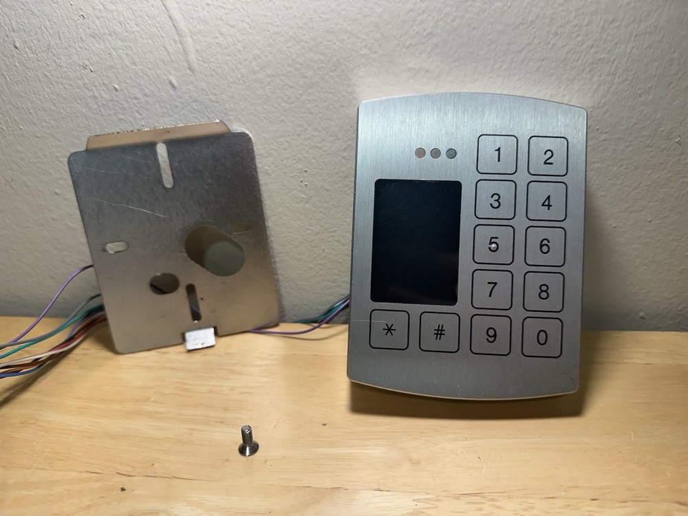 Lenel BT-ASPKP-HID iCLASS Smart Card Reader W/ Electronic Keypad – Wiegand