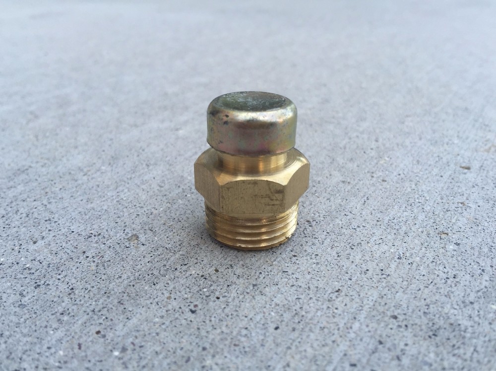 1/2″-14 NPTF Pressure Relief Brass Plug for Bush Hog gearboxes (09-008)