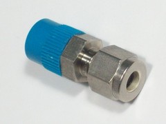 1- Swagelok Stainless Steel Connector, 1/4″ OD Tube x 1/4″ MNPT, SS-400-1-4BT