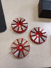 3″ x 10mm Medium Bond Puck, 30/40# GPM38030 RED