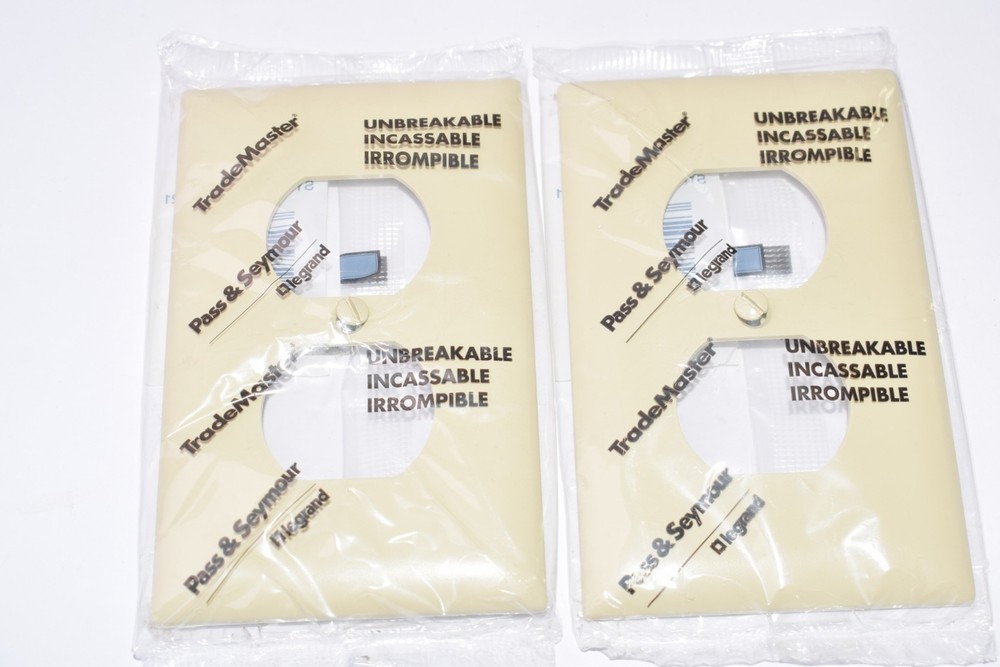 Lot of 2 NEW Pass & Seymour – Legrand Part: TP8-I WallPlates