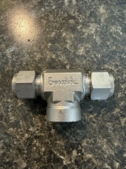 Swagelok SS-810-3-8TTF Female Branch Tee 1/2″ Tube x 1/2″ Tube x 1/2″ FNPT
