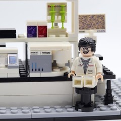 Thermo Fisher Scientific Gift-Life Lab Set Building Bricks (Luminous version)